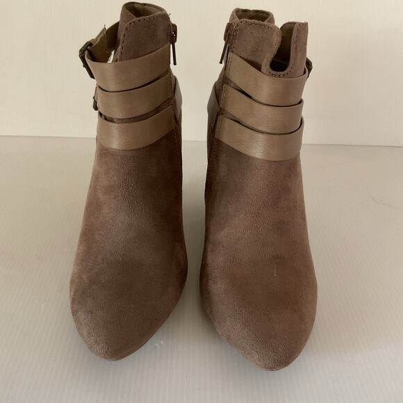 Heart in D Womens Brown Ankle Booties Chunky Block Heels Pointed Toe Size 7.5 - Picture 3 of 8